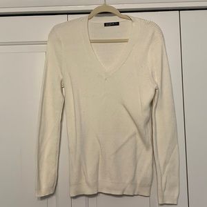 V neck sweater